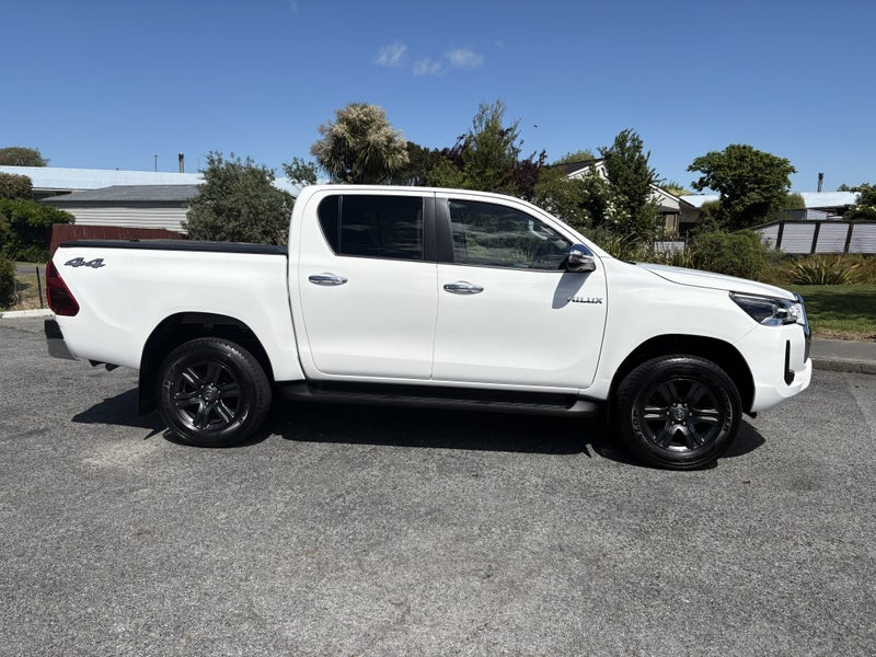 2023 Toyota Hilux SR5 2.8DT 6AT 4WD DCW/4D/5S image 3