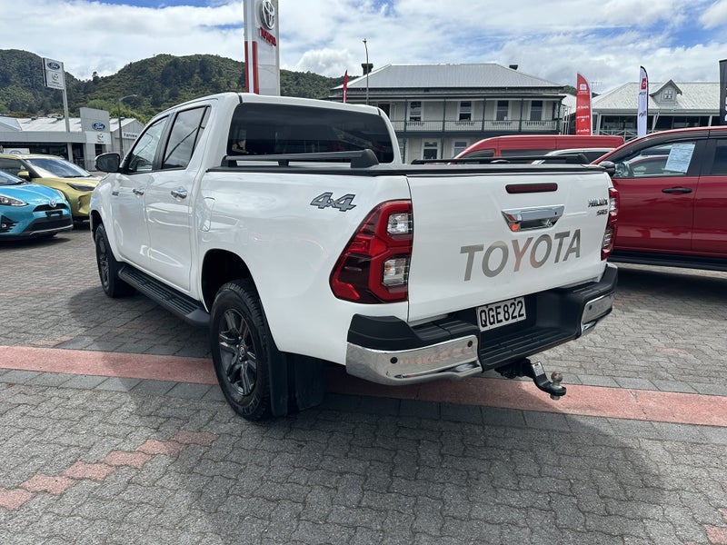 2023 Toyota Hilux SR5 2.8DT 6AT 4WD DCW/4D/5S -... image 5