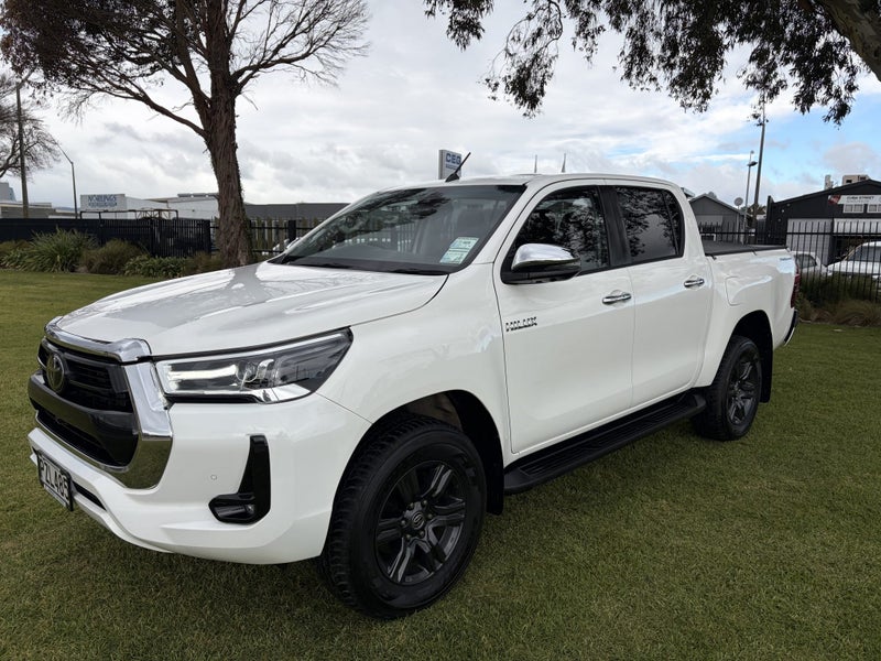 2023 Toyota Hilux SR5 2.8DT Automatic 2WD Doubl... image 3