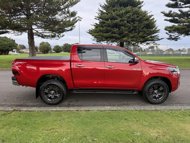 2023 Toyota Hilux SR5 2.8DT Automatic 2WD Doubl... image 2