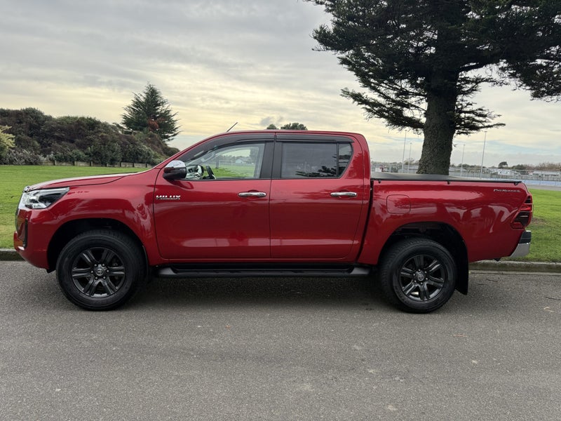 2023 Toyota Hilux SR5 2.8DT Automatic 2WD Doubl... image 3