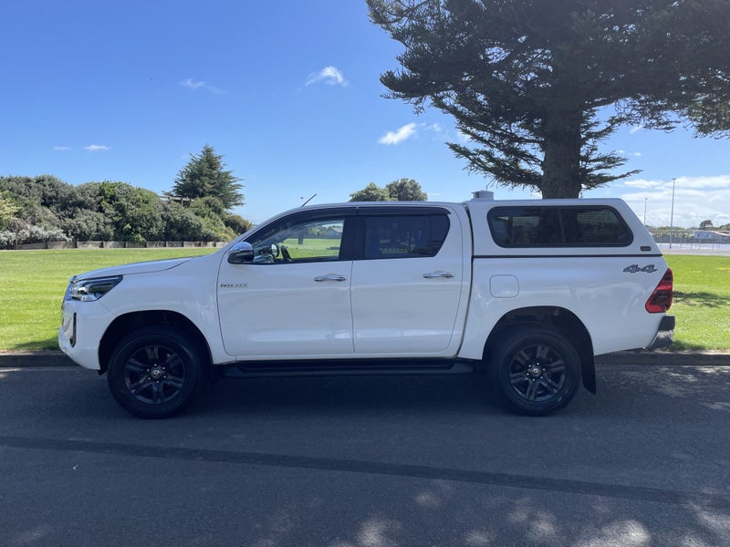 2023 Toyota Hilux SR5 2.8DT Automatic 4WD Doubl... image 2