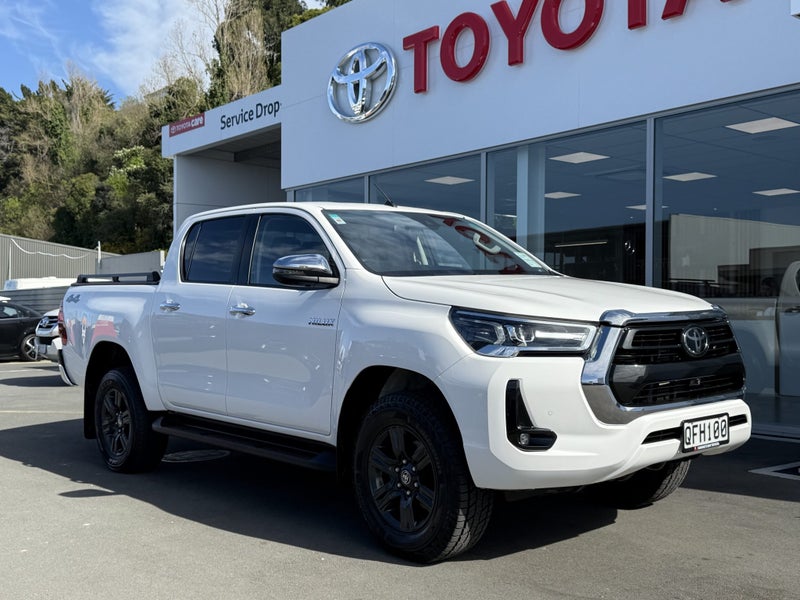 2023 Toyota Hilux SR5 2.8TD 4WD Auto image 1