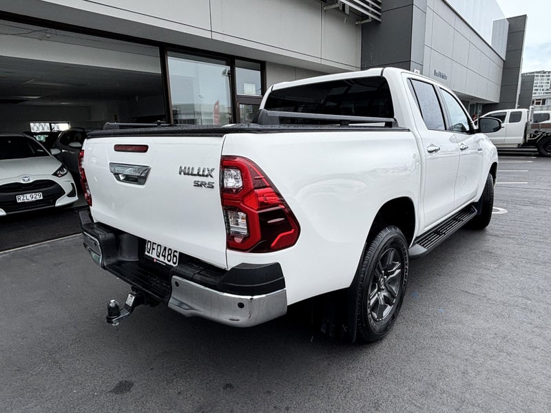 2023 Toyota Hilux SR5 4WD 2.8 DIESEL WORK UTE image 3