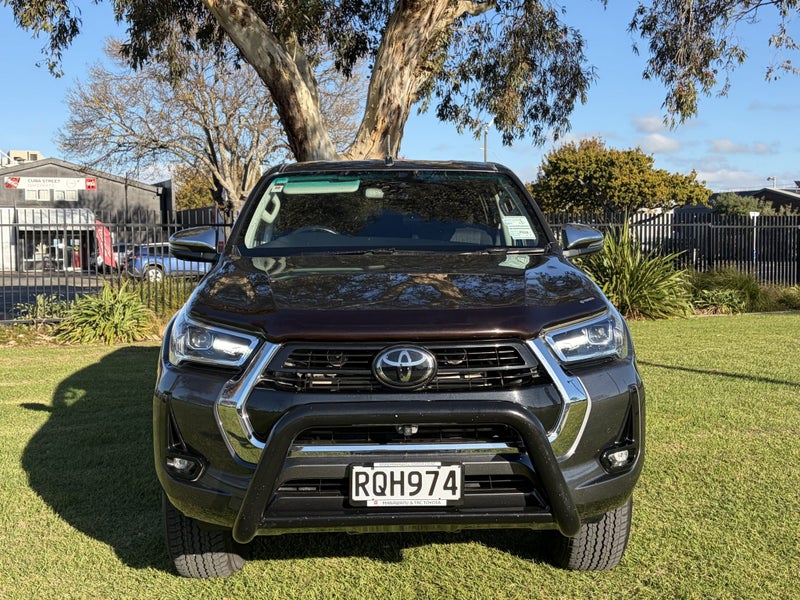 2023 Toyota Hilux SR5 4WD 2.8DT Auto Double Cab image 2