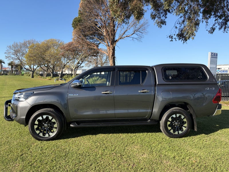 2023 Toyota Hilux SR5 4WD 2.8DT Auto Double Cab image 4