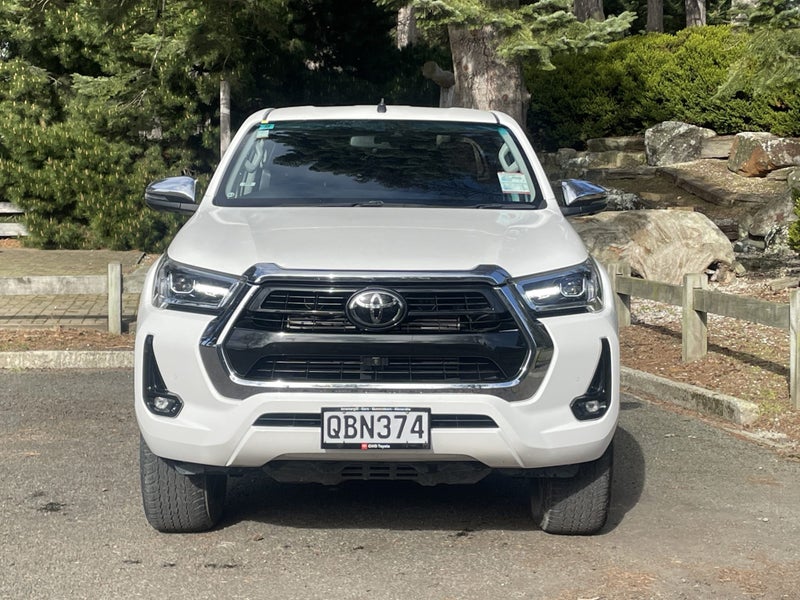2023 Toyota Hilux SR5 4WD image 2