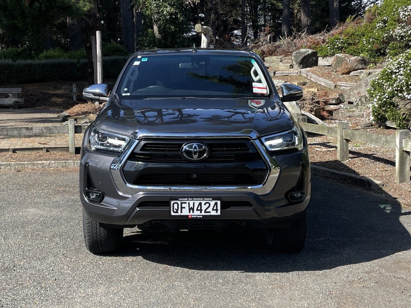 2023 Toyota Hilux SR5 4WD image 2