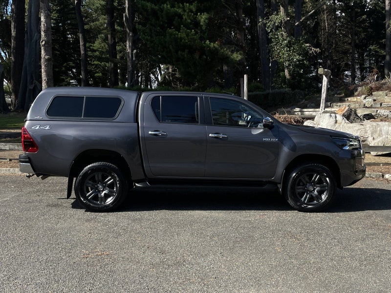 2023 Toyota Hilux SR5 4WD image 3