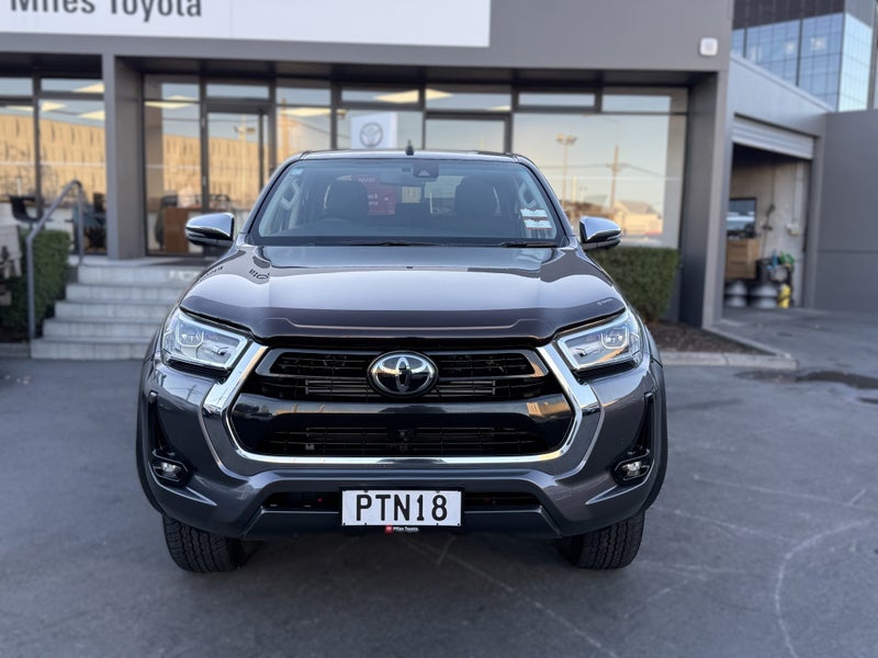2023 Toyota Hilux SR5 Auto 4WD/4X4, Push Start image 2
