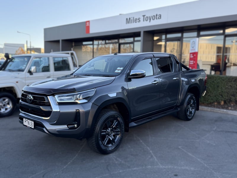 2023 Toyota Hilux SR5 Auto 4WD/4X4, Push Start image 3