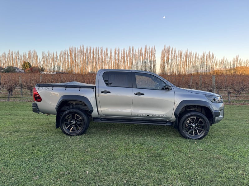 2023 Toyota Hilux SR5 Cruiser 2.8DT 6AT 4WD DCW... image 3