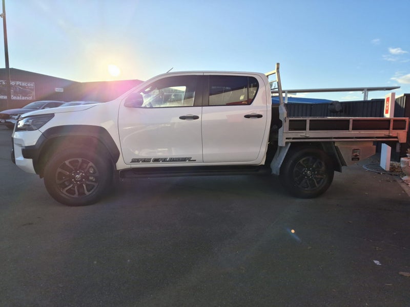 2023 Toyota Hilux SR5 Cruiser 2.8DT Automatic 4... image 5