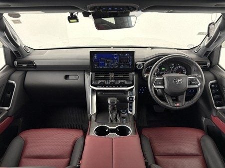 2023 Toyota Land Cruiser 300 3.3D GR Sport 4WD... image 5