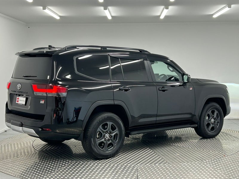 2023 Toyota Land Cruiser 300 3.5P GR Sport 4WD image 3