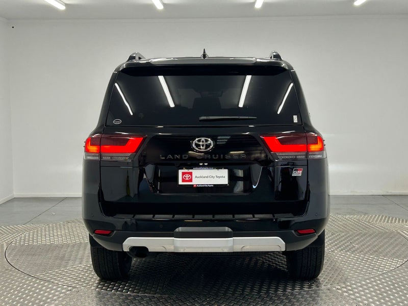 2023 Toyota Land Cruiser 300 3.5P GR Sport 4WD image 4