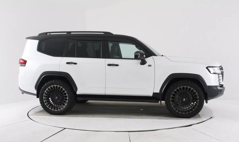 2023 Toyota Land Cruiser 300 3.5P GR Sport 4WD image 2