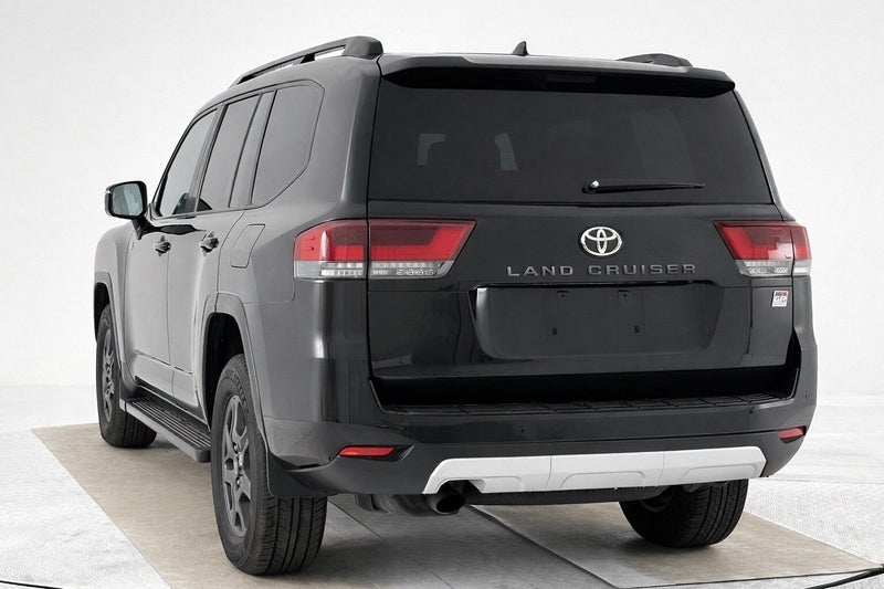 2023 Toyota Land Cruiser 300 3.5P GR Sport 4WD image 3