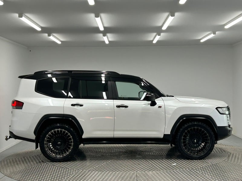 2023 Toyota Land Cruiser 300 3.5P GR Sport 4WD image 2