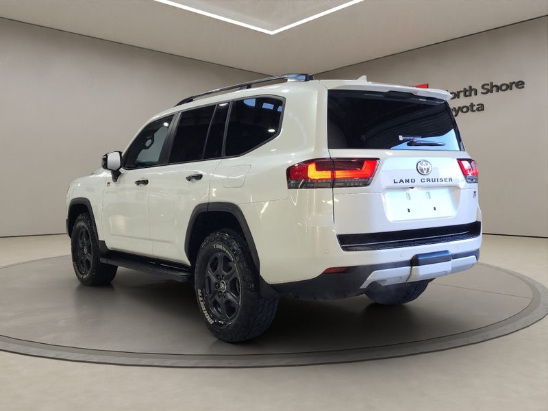 2023 Toyota Land Cruiser 300 3.5P GR Sport 4WD... image 5