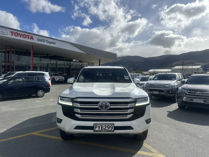 2023 Toyota Land Cruiser 300 VX 3.3DT 10AT 4WD... image 2