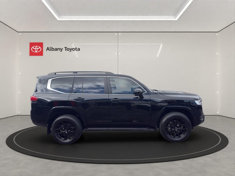 2023 Toyota Land Cruiser 300 VX 3.3DT 10AT 4WD... image 2
