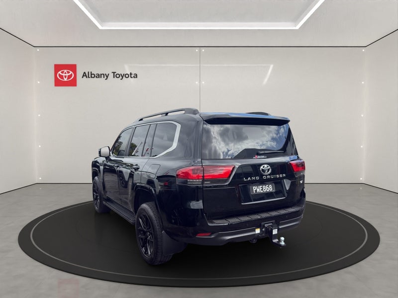 2023 Toyota Land Cruiser 300 VX 3.3DT 10AT 4WD... image 5
