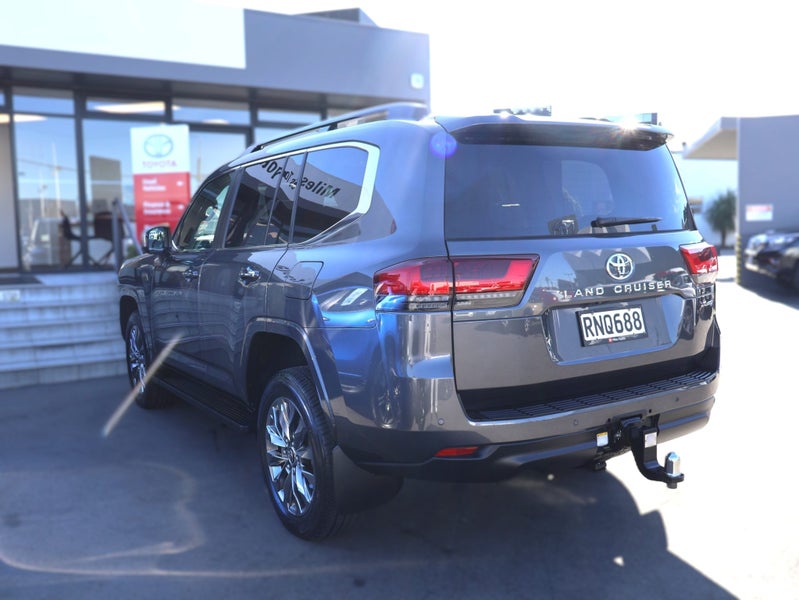 2023 Toyota Land Cruiser 300 VX Limited 3.3DT 1... image 5