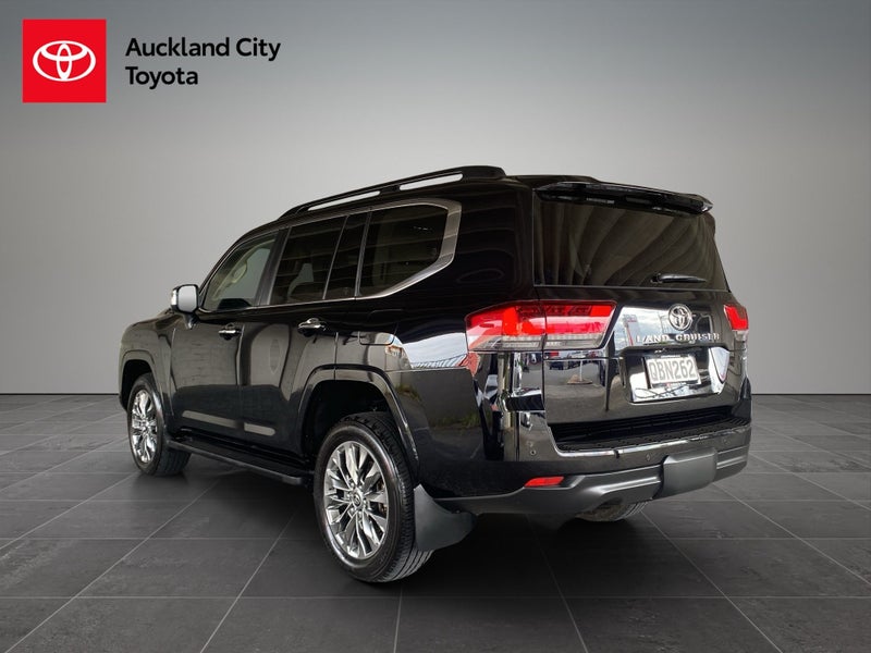 2023 Toyota Land Cruiser 300 VX Limited 3.3DT 1... image 5