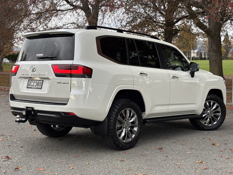 2023 Toyota Land Cruiser 300 VX Limited 3.3DT 1... image 5