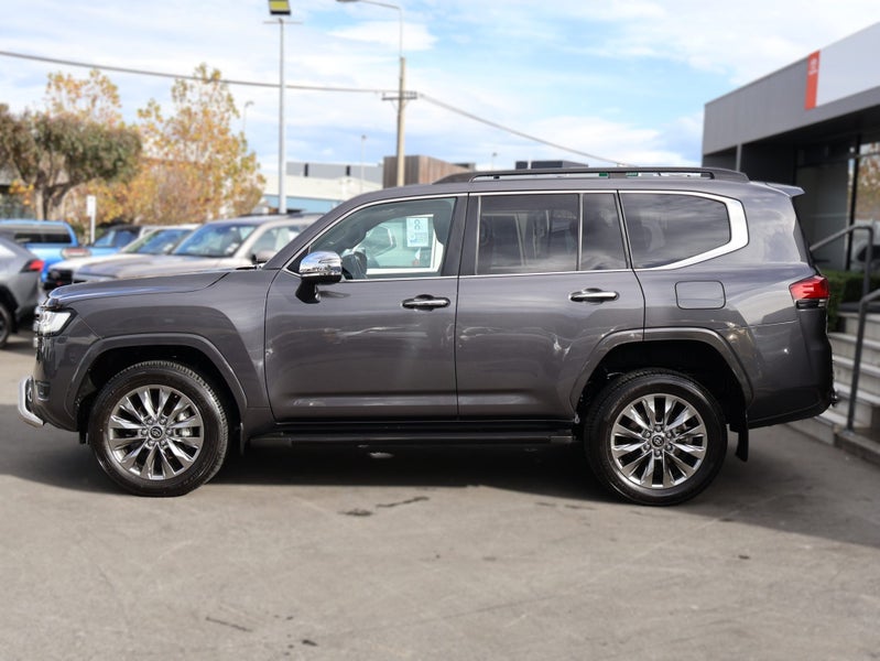 2023 Toyota Land Cruiser 300 VX Limited 3.3L Tu... image 4