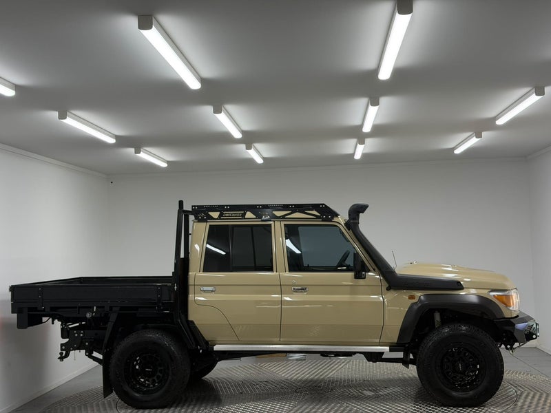 2023 Toyota Land Cruiser 70 LT 4.5DT 5MT 4WD image 2