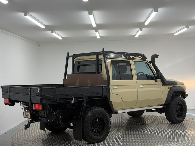 2023 Toyota Land Cruiser 70 LT 4.5DT 5MT 4WD image 3