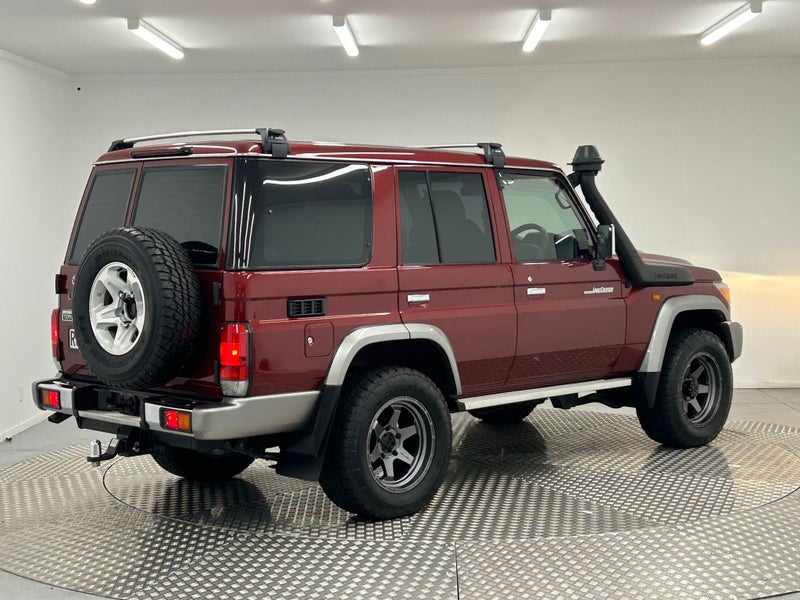 2023 Toyota Land Cruiser 70 LX 4.5DT 4WD image 3
