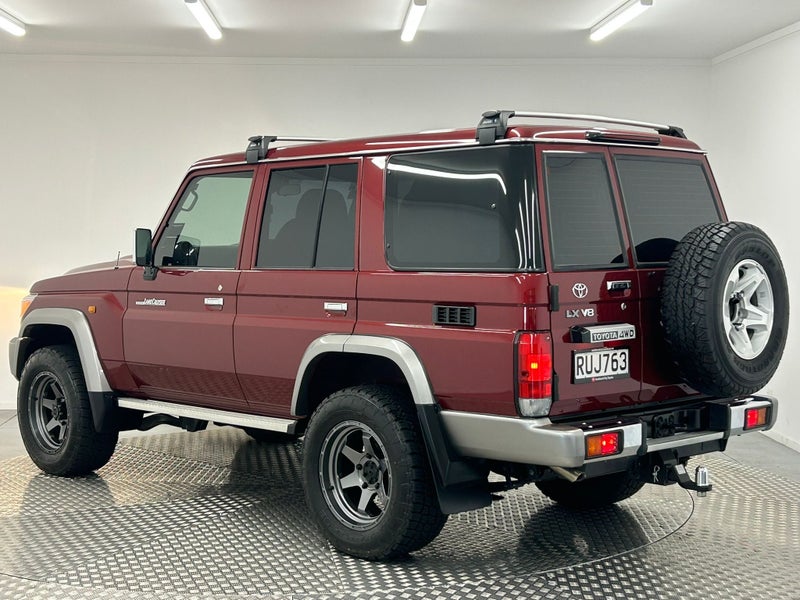 2023 Toyota Land Cruiser 70 LX 4.5DT 4WD image 5