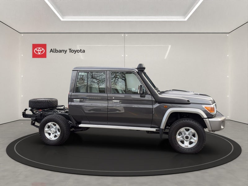 2023 Toyota Land Cruiser 70 LX 4.5DT 5MT 4WD DC... image 2