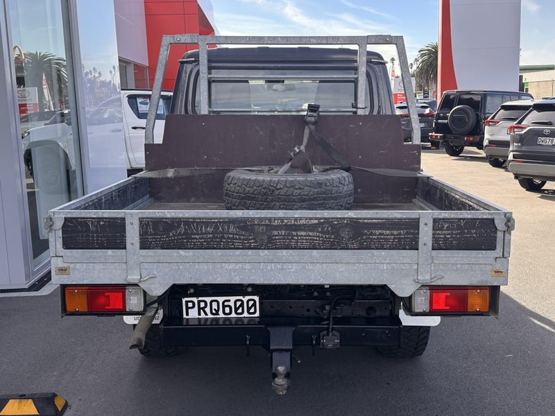 2023 Toyota Land Cruiser 70 LX 4.5DT Manual 4WD image 4