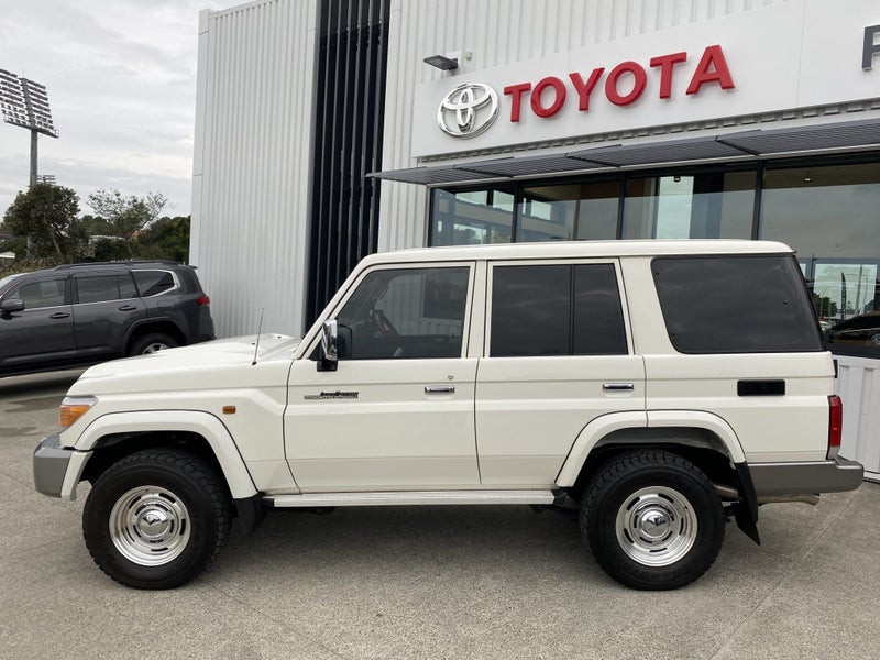 2023 Toyota Land Cruiser Landcruiser LX 4.5DT 4... image 2