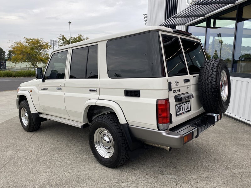 2023 Toyota Land Cruiser Landcruiser LX 4.5DT 4... image 3