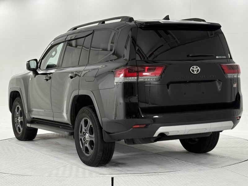 2023 Toyota Land Cruiser LC300 3.5L Petrol GR S... image 4