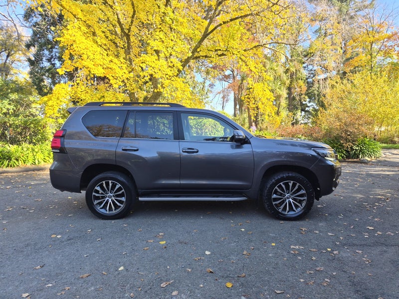 2023 Toyota Land Cruiser Prado Prado VX Limited... image 2
