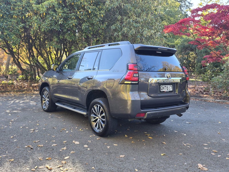 2023 Toyota Land Cruiser Prado Prado VX Limited... image 5