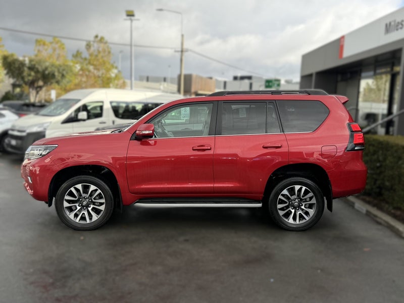2023 Toyota Land Cruiser Prado VX 2.8D 4WD 7 Se... image 4