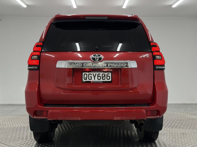2023 Toyota Land Cruiser Prado VX 2.8D 4WD image 4