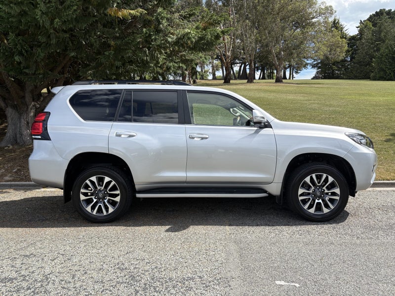 2023 Toyota Land Cruiser Prado VX 2.8D 6AT 4WD... image 3