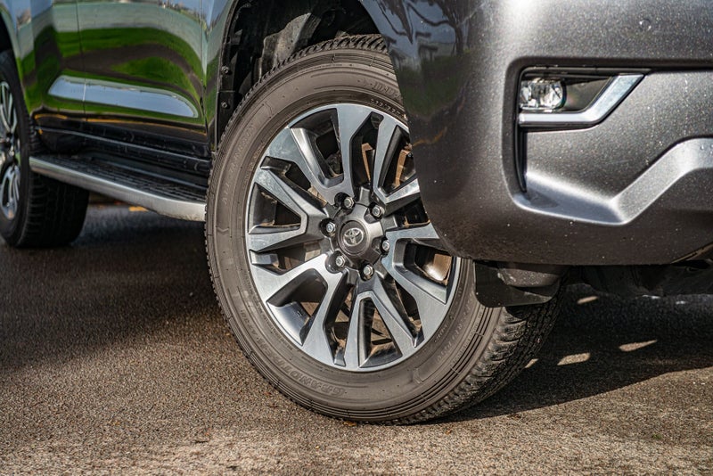 2023 Toyota Land Cruiser Prado VX 2.8D 7S image 4