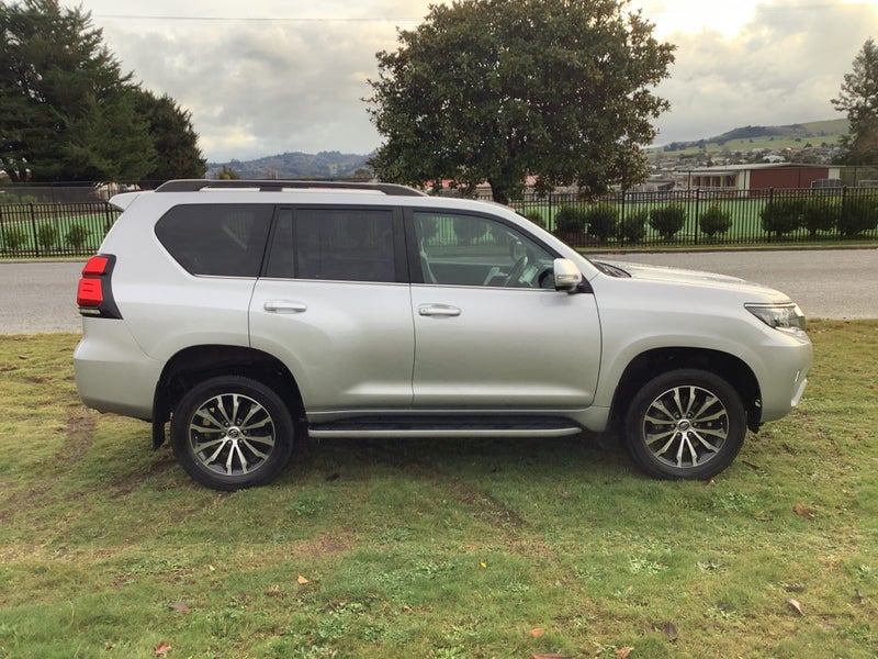 2023 Toyota Land Cruiser Prado VX Limited 2.8D... image 4