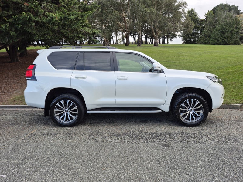 2023 Toyota Land Cruiser Prado VX Limited 2.8D... image 3