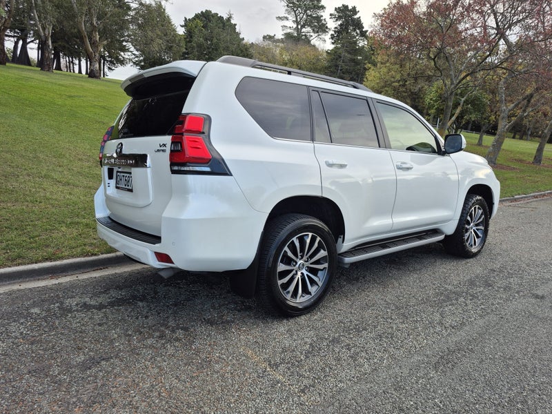 2023 Toyota Land Cruiser Prado VX Limited 2.8D... image 4