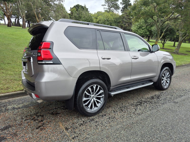 2023 Toyota Land Cruiser Prado VX Limited 2.8D... image 4